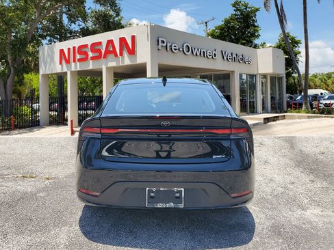 Used 2024 Toyota Prius LE image 5