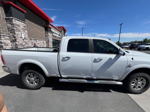 Used 2014 RAM 2500 Laramie w/ Convenience Group AWD/4WD image 2