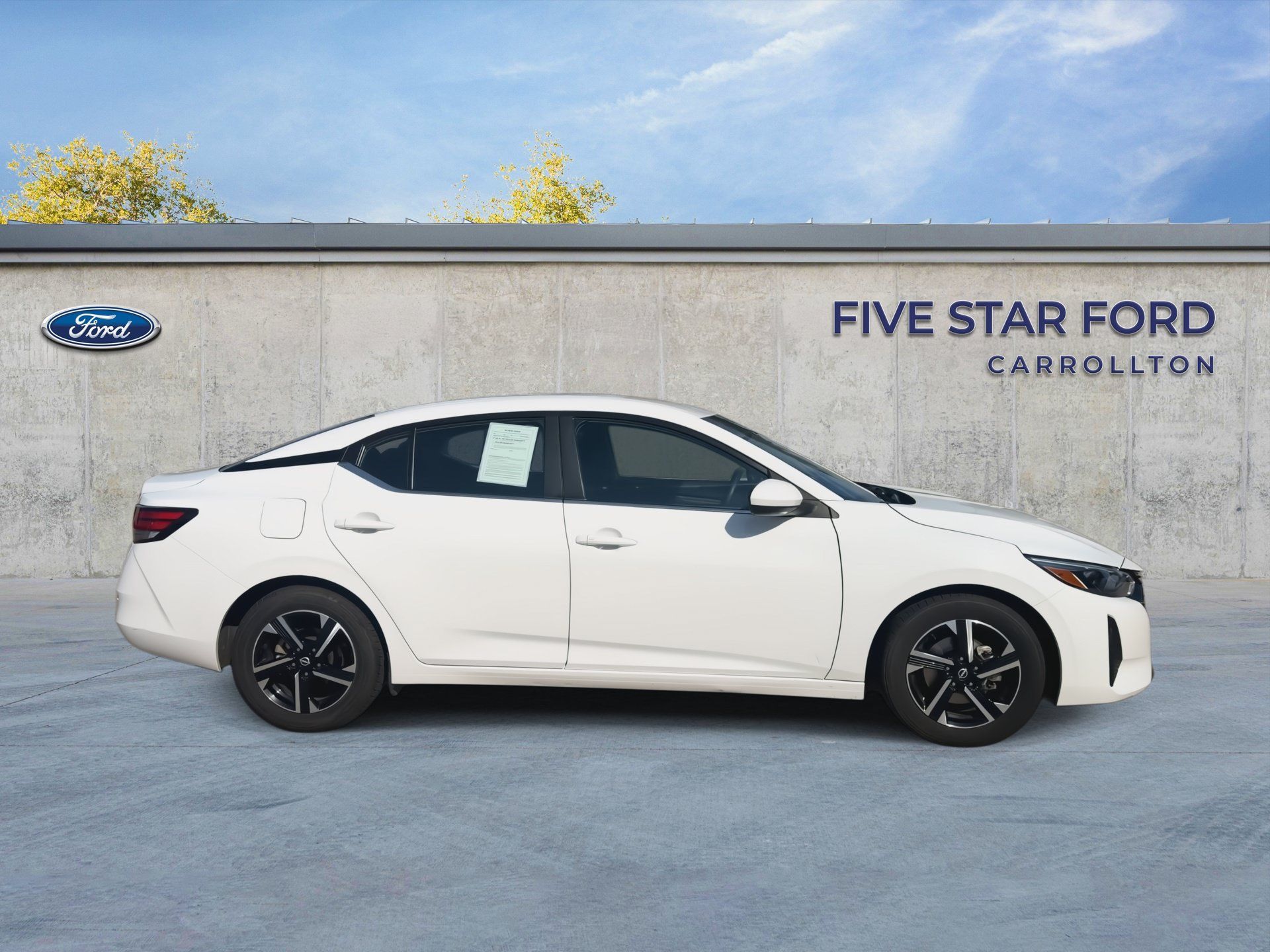 Used 2024 Nissan Sentra SV FWD image 9