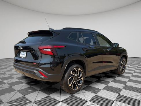 New 2026 Chevrolet Trax RS w/ Driver Confidence Package FWD image 5