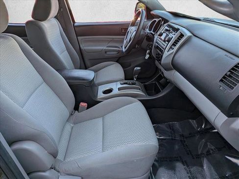 Used 2012 Toyota Tacoma PreRunner image 21