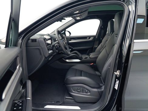 New 2026 Porsche Cayenne Coupe image 17