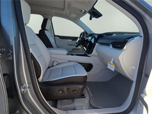 New 2026 GMC Acadia Denali image 13