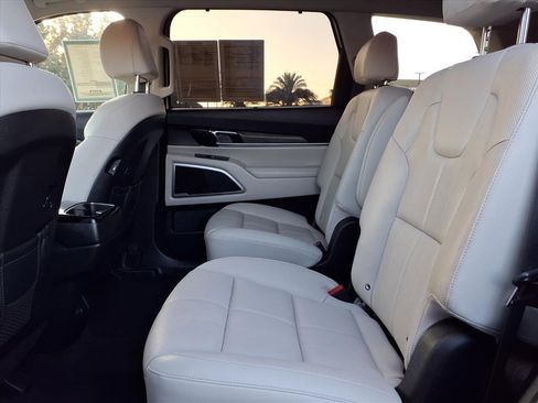 Certified 2022 Kia Telluride EX w/ EX Premium Package image 11
