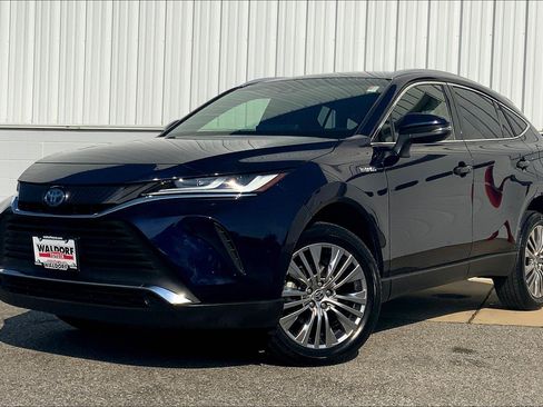 Used 2021 Toyota Venza XLE w/ Softex Package AWD/4WD image 2