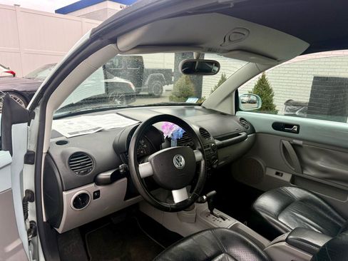Used 2004 Volkswagen Beetle GLS FWD image 25