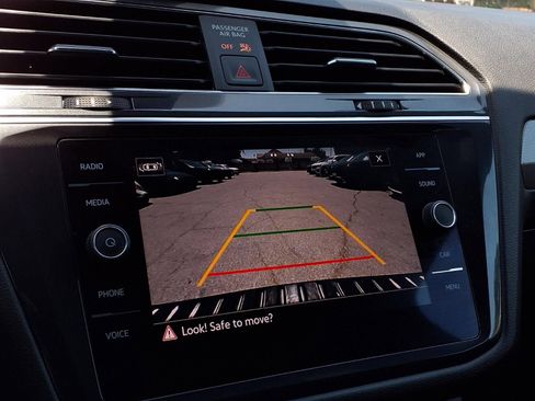 Certified 2023 Volkswagen Tiguan SE R-Line FWD image 10