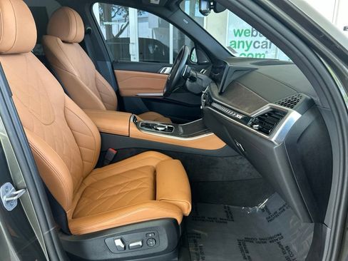Used 2025 BMW X5 sDrive40i w/ M Sport Package RWD image 24