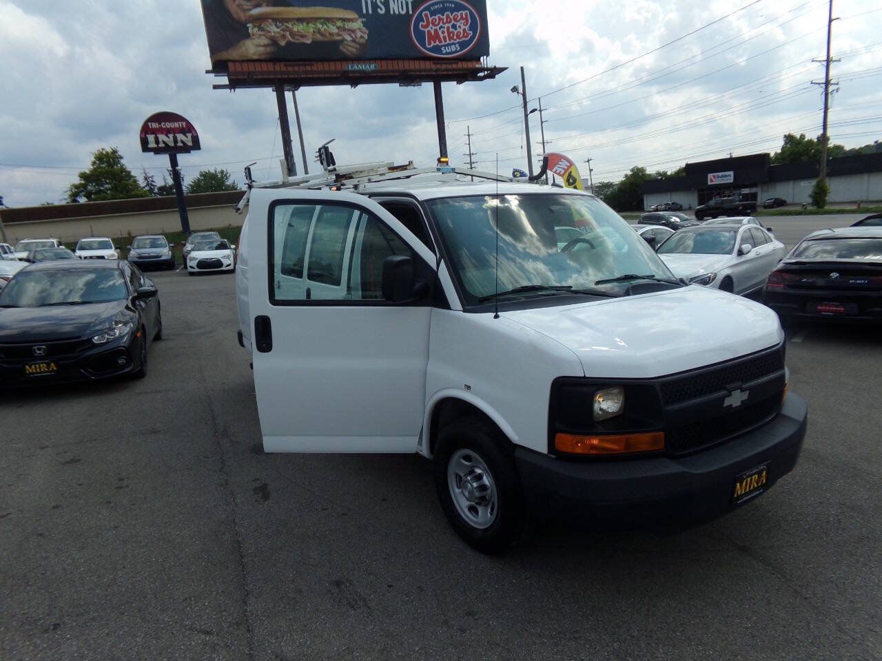 Used 2015 Chevrolet Express 2500 RWD image 24