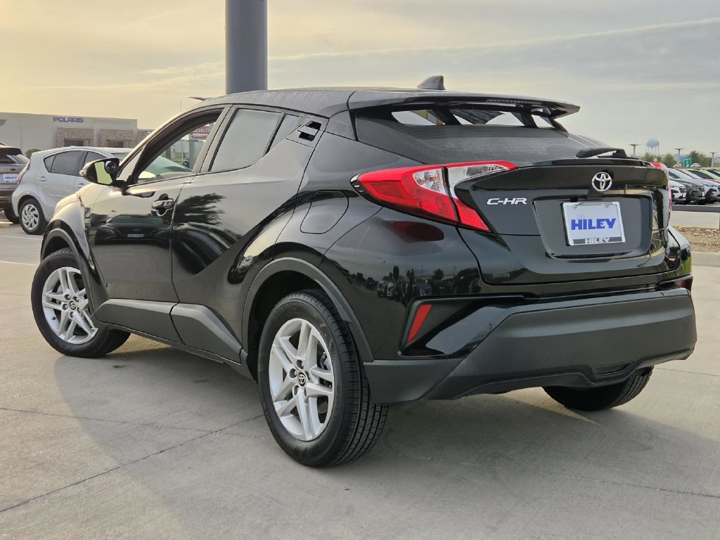 Used 2021 Toyota C-HR LE FWD image 3
