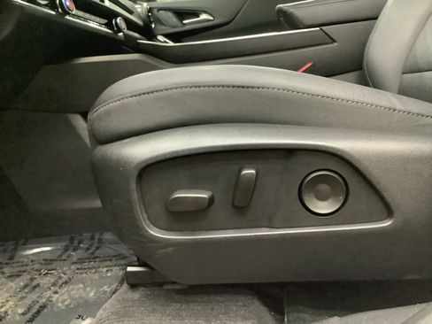 Used 2025 Chevrolet Equinox LT w/ Convenience Package II FWD image 13