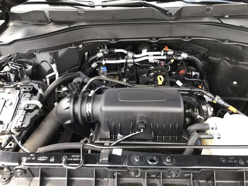 Used 2024 Ford Explorer XLT w/ Equipment Group 202A AWD/4WD image 26