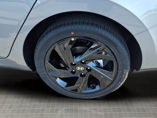 New 2026 Hyundai Elantra SEL FWD image 10