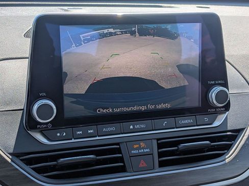 Used 2023 Nissan Altima 2.5 SV FWD image 23