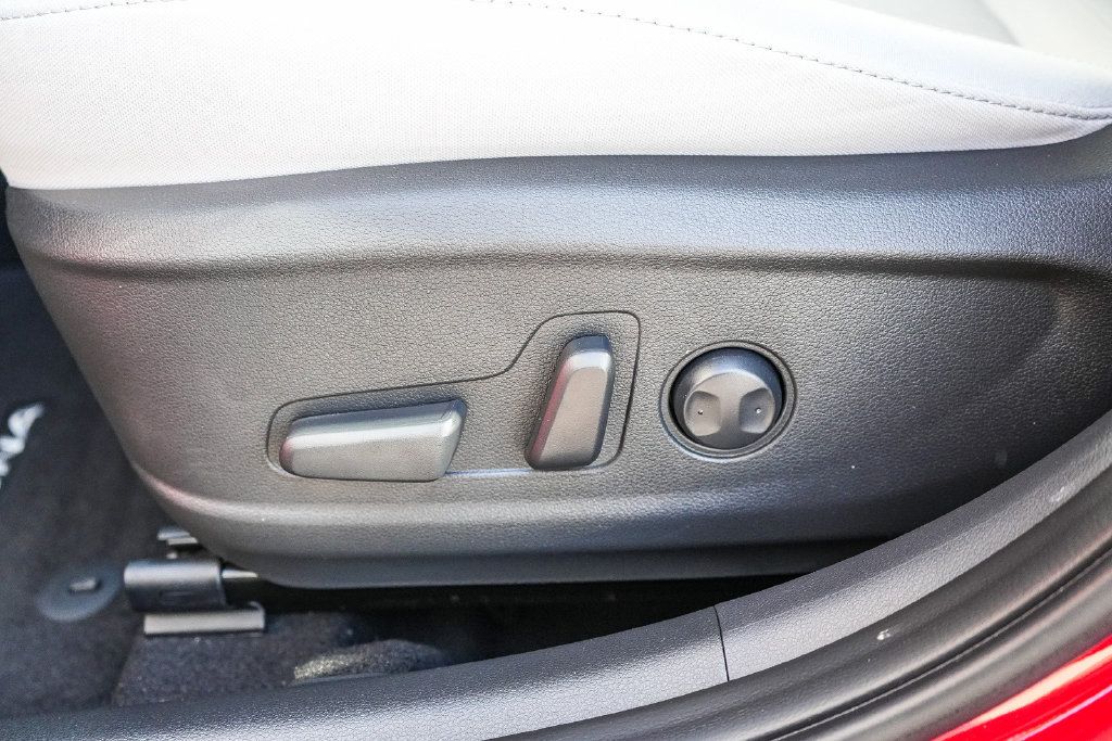 Used 2023 Hyundai Kona SEL AWD/4WD image 20