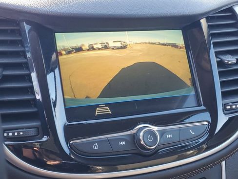 Used 2019 Chevrolet Trax LT w/ LT Convenience Package image 17