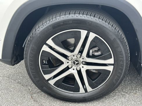 Used 2022 Mercedes-Benz GLS 450 4MATIC image 13