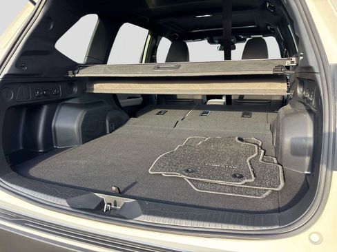 Used 2025 Subaru Forester Premium image 20