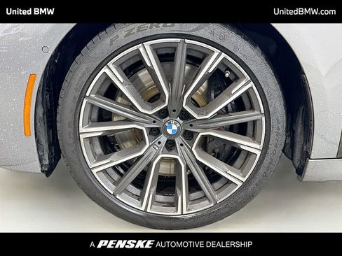 Used 2022 BMW 740i w/ M Sport Package RWD image 2
