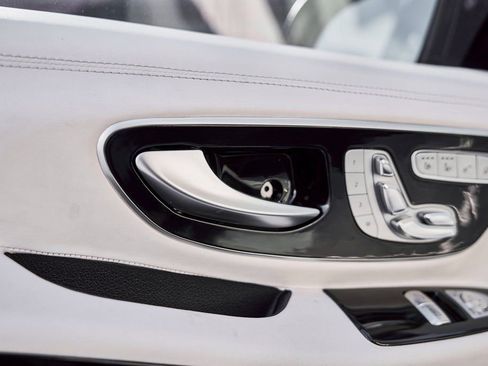 Used 2021 Mercedes-Benz Metris Passenger w/ Premium Safety Package image 37