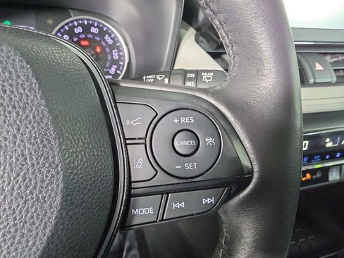 Certified 2020 Toyota RAV4 XLE w/ Convenience Package AWD/4WD image 15