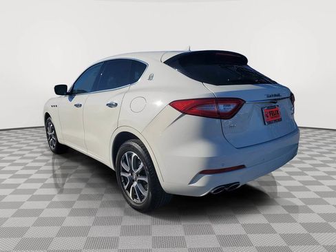 Used 2019 Maserati Levante image 4