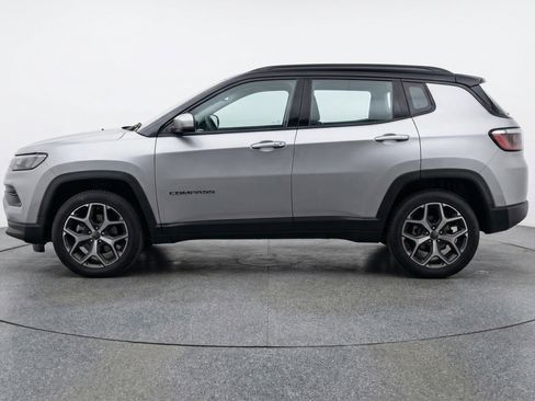 Used 2025 Jeep Compass Limited AWD/4WD image 5