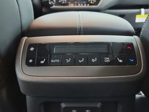 New 2026 Nissan Pathfinder SL w/ SL Premium Package image 38