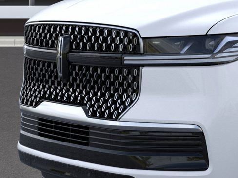 New 2026 Lincoln Navigator Reserve image 17