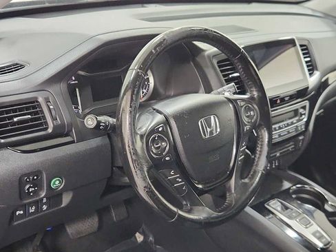 Used 2018 Honda Pilot Touring image 12