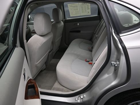 Used 2008 Buick LaCrosse CX image 28