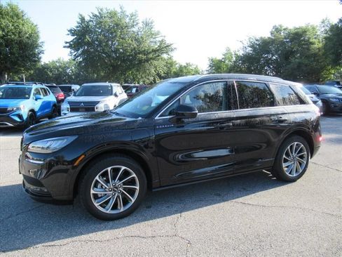 Used 2022 Lincoln Corsair Grand Touring w/ Towing Package AWD/4WD image 4