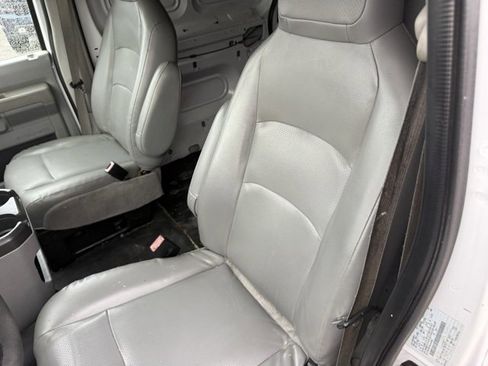 Used 2010 Ford E-150 and Econoline 150 image 7