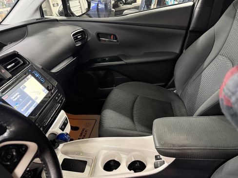 Used 2016 Toyota Prius Two image 16