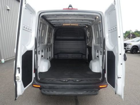 Used 2021 Mercedes-Benz Sprinter 2500 image 7
