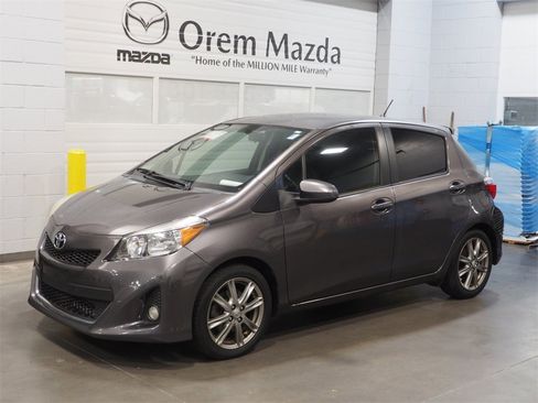 Used 2012 Toyota Yaris SE image 1