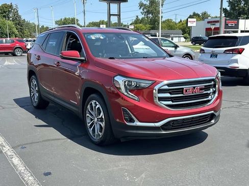 Certified 2020 GMC Terrain SLT w/ Preferred Package FWD image 2