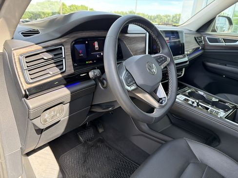 Certified 2024 Volkswagen Atlas SEL AWD/4WD image 18