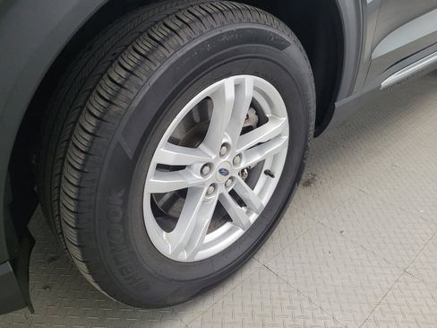 Used 2022 Ford Explorer XLT AWD/4WD image 31