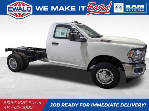 New 2024 RAM 3500 Tradesman image 19