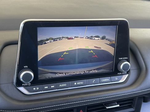 Used 2024 Nissan Rogue SV FWD image 15