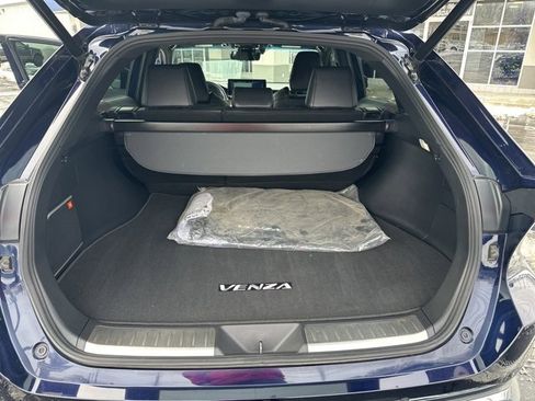 Used 2022 Toyota Venza image 16