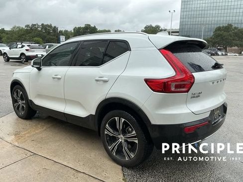 Used 2019 Volvo XC40 T4 Inscription FWD image 4