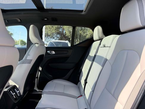 Certified 2025 Volvo EX40 Ultra AWD/4WD image 13