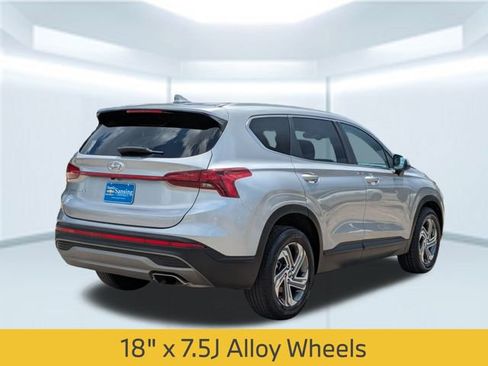 Used 2023 Hyundai Santa Fe SE image 6