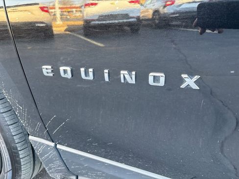 Used 2021 Chevrolet Equinox LT image 36