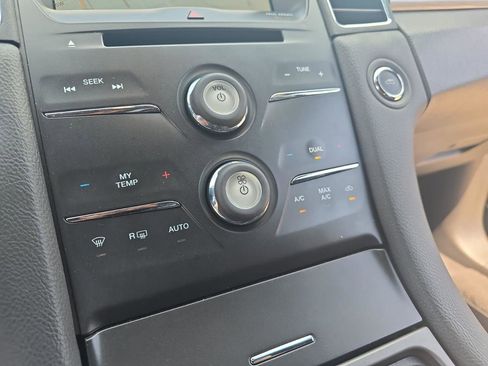 Used 2019 Ford Taurus SEL w/ Equipment Group 201A FWD image 29