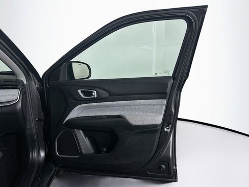 Used 2022 Jeep Compass Latitude image 30