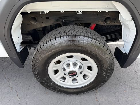 Used 2022 GMC Sierra 2500 Pro w/ Convenience Package image 12