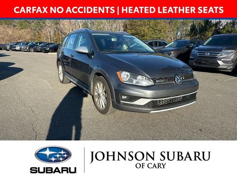Used 2017 Volkswagen Golf Alltrack SE image 1